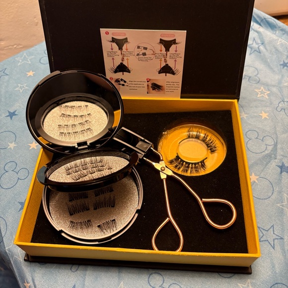 Miss Eye D’or Other - Magnetic Eyelashes Set with Applicator - Black